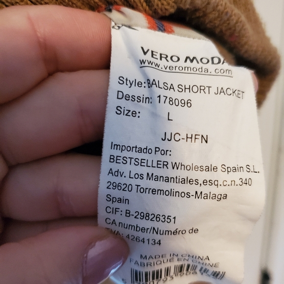 Stylish cropped Vero Moda jacket - Picture 2 of 6